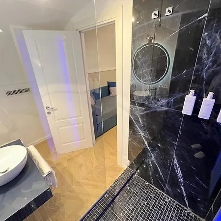 Luxury Blue Suites- Apartament